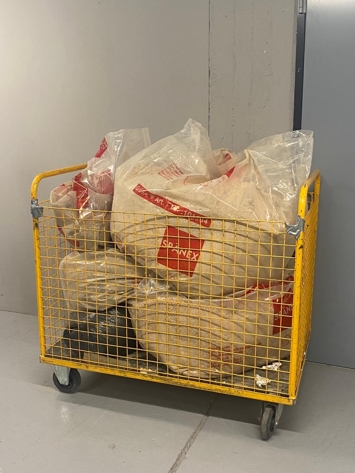 Laura Sofia Oyuela Flores: Sawdust as part of neglected area